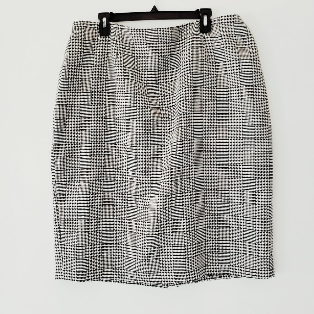3/$25 Jones Studio Plaid Pencil Skirt Size 16W